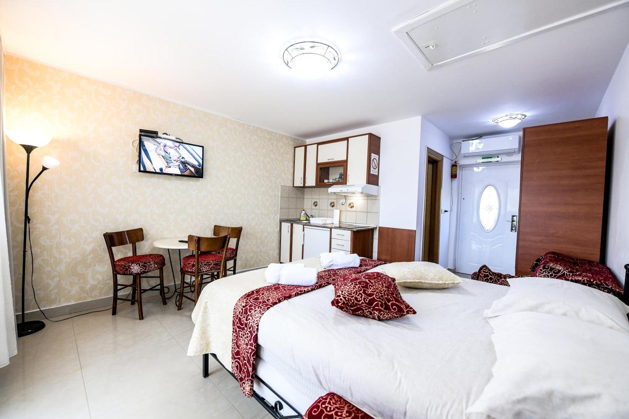 Suncani Breg Apartments 브르드니크 객실 사진
