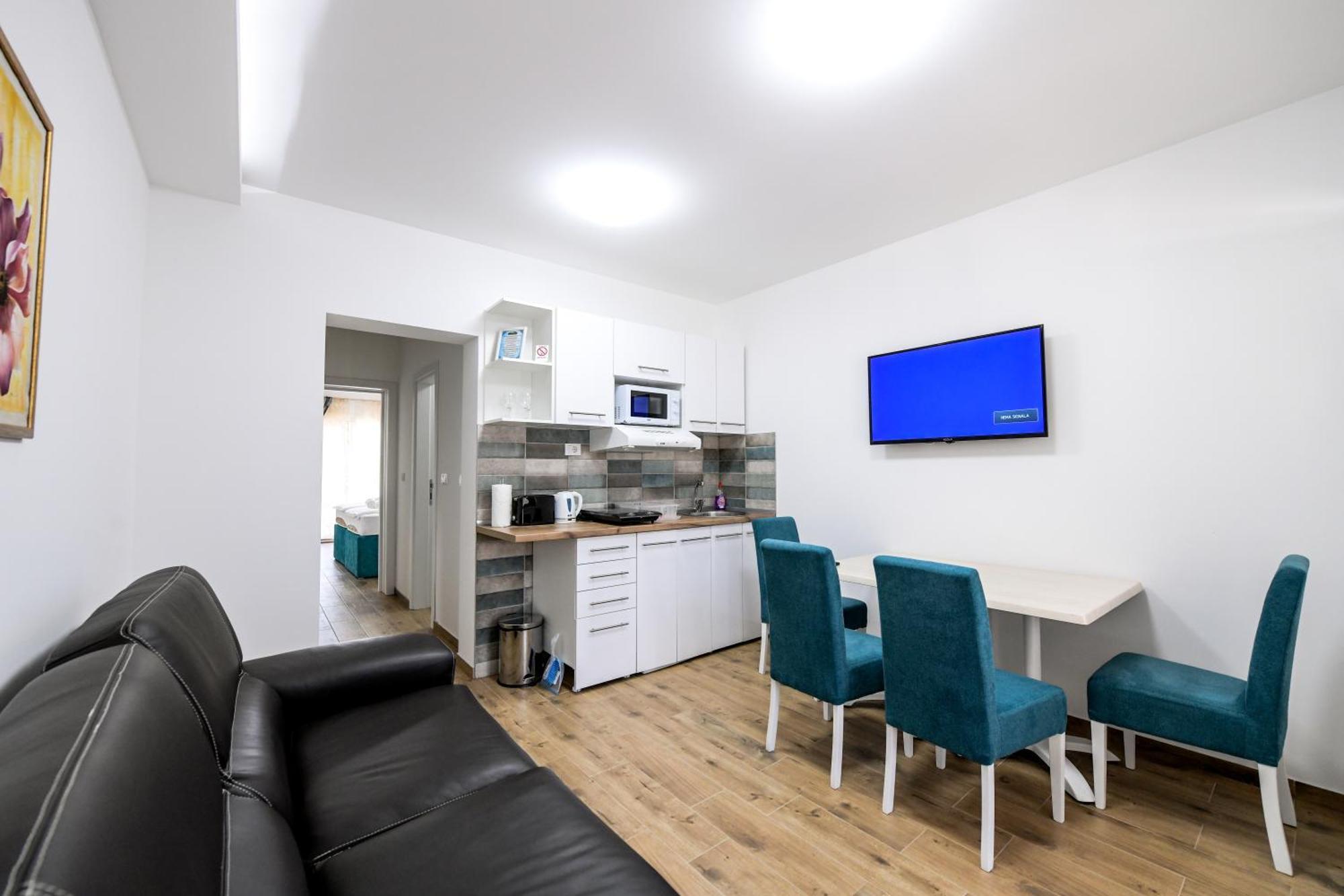 Suncani Breg Apartments 브르드니크 객실 사진