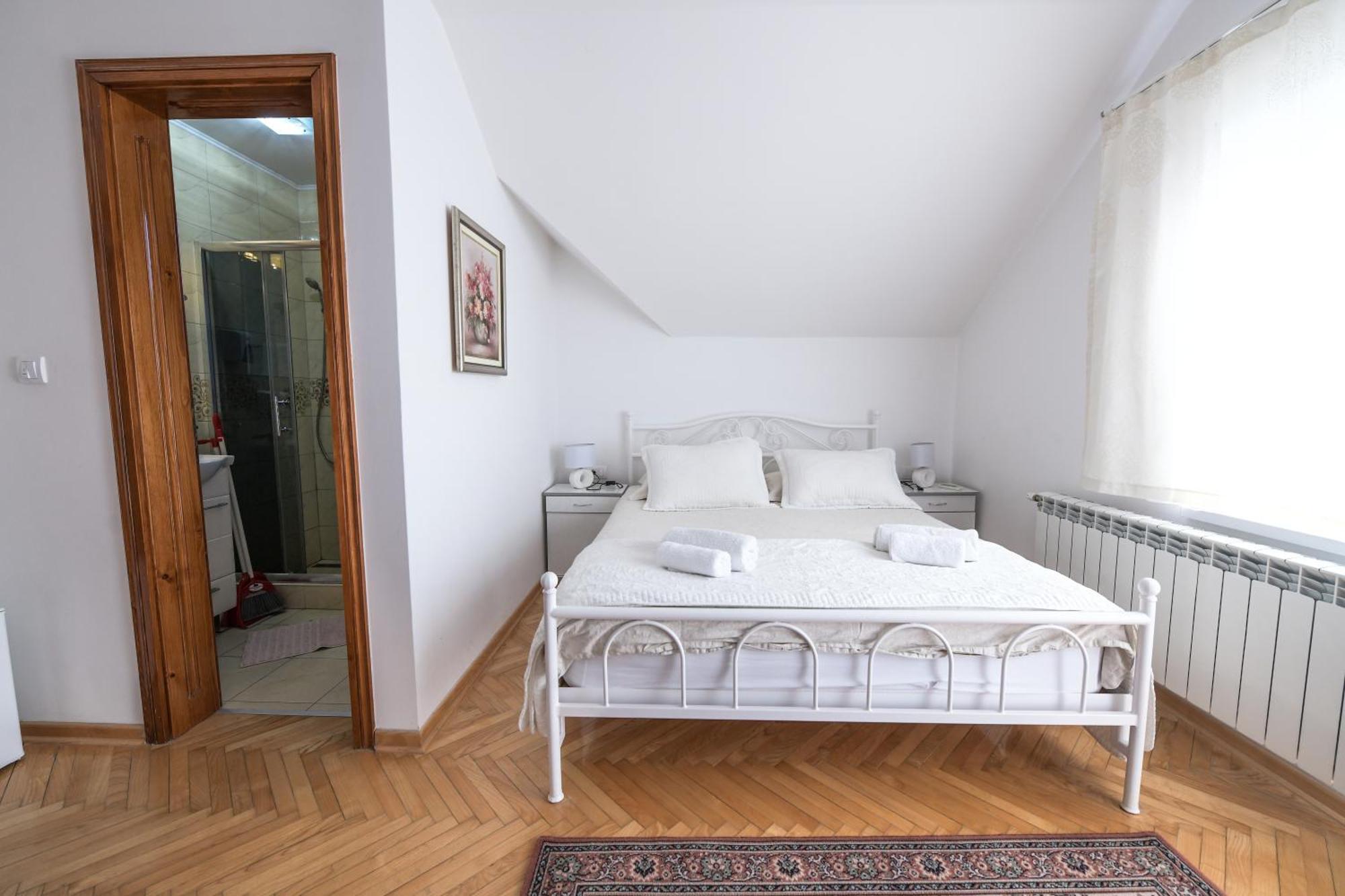 Suncani Breg Apartments 브르드니크 객실 사진